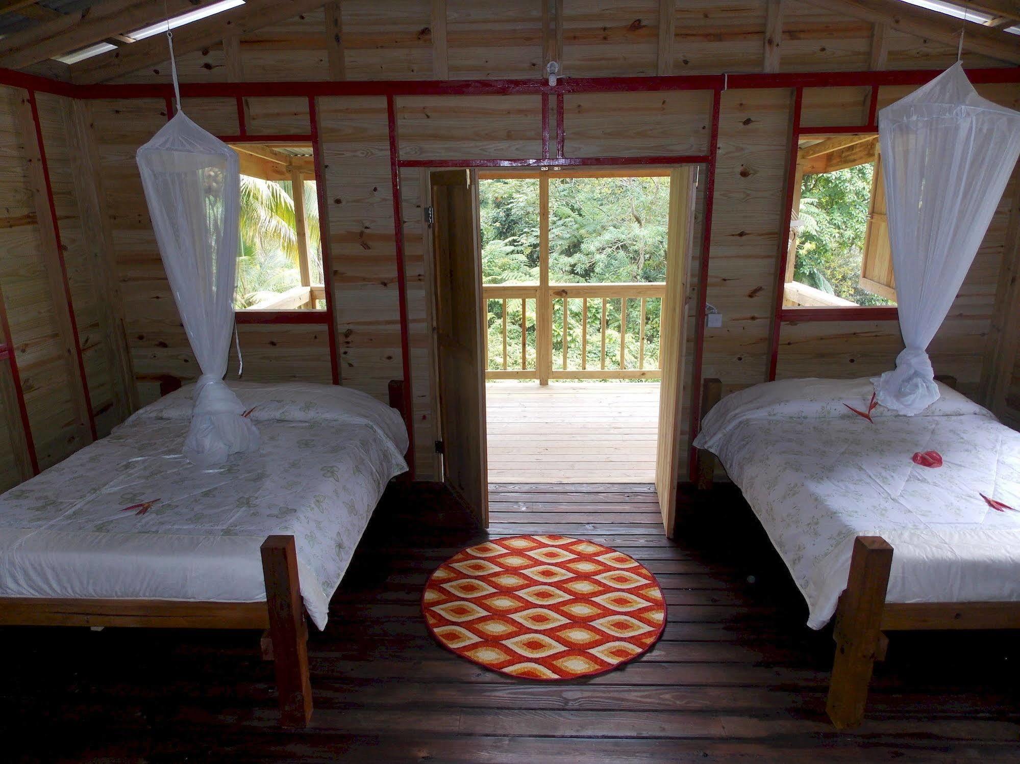 Roots Jungle Retreat Vila Marigot Exterior foto